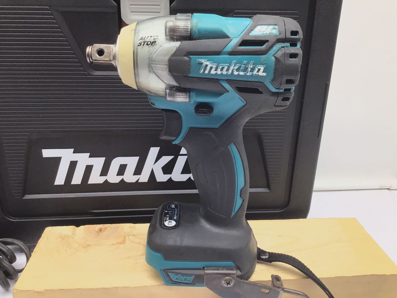 Makita - マキタ 充電式インパクトレンチ TW285DZ  中古 中古品】☆Makita/マキタ 18v充電式インパクトレンチ・充電器
