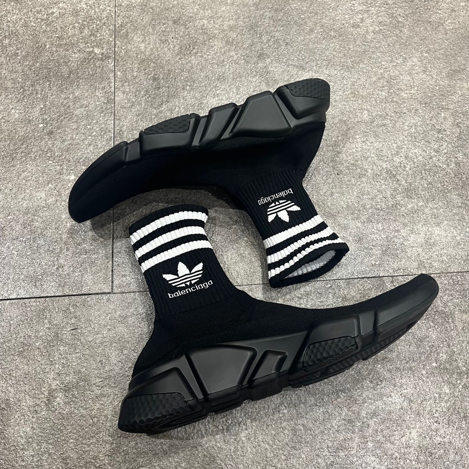 新品 BALENCIAGA × adidas 2023SS SPEED TRAINER アディダス スピードトレーナー バレンシアガ コラボ  717591 41 59434A