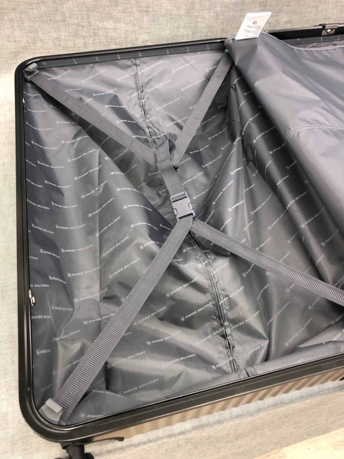 スーツケース チタン