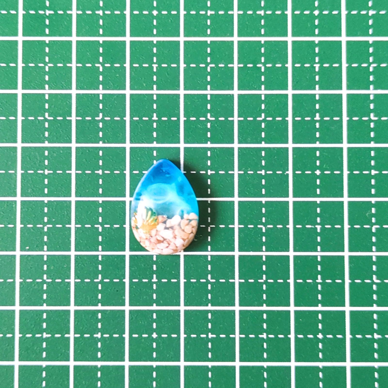 No.966 レジン しずく型 海 貝殻 ぷっくり ピアス イヤリング 
