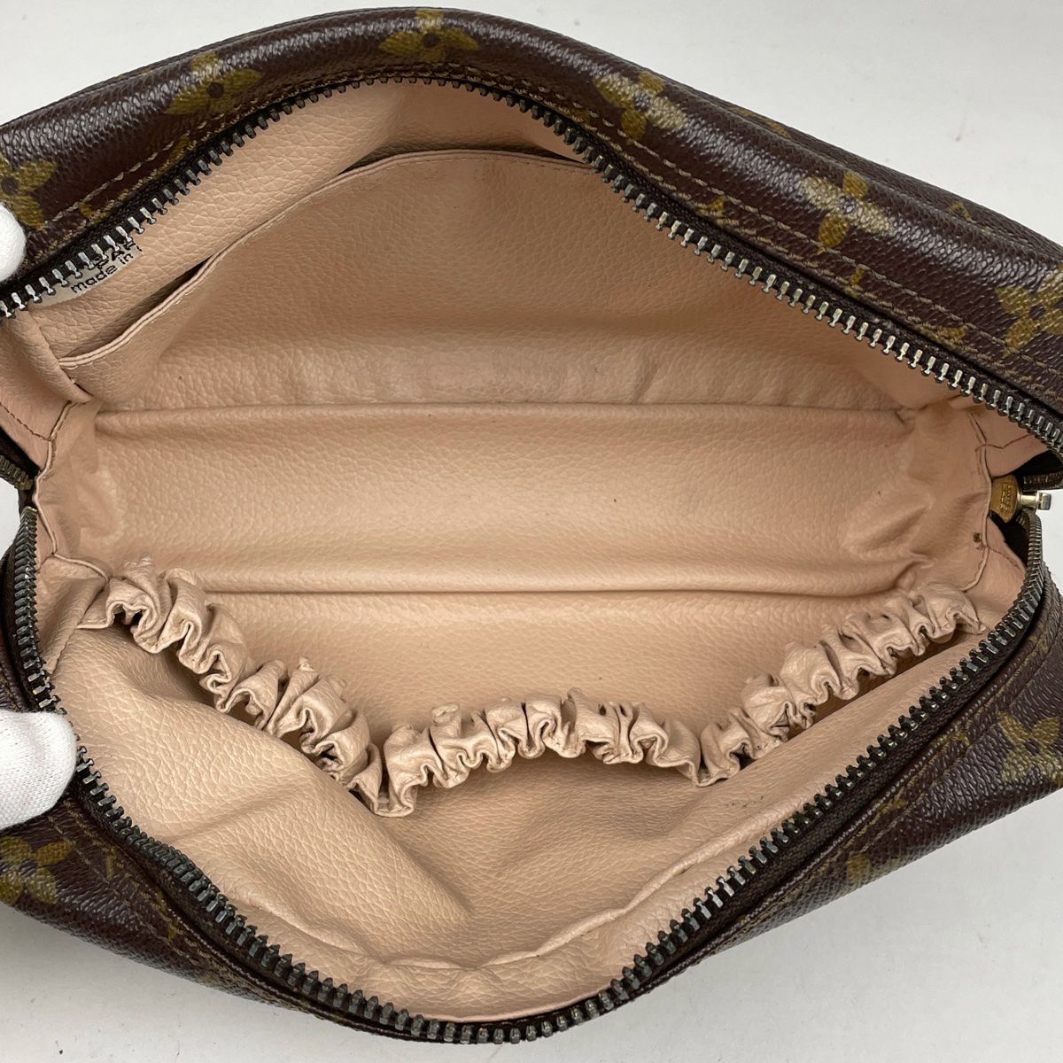 ルイヴィトン モノグラム トゥルース トワレット 23