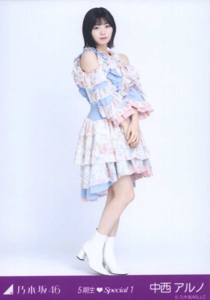 乃木坂46 生写真　中西アルノ　紅白2023衣装　直筆サイン 乃木坂46 生写真 中西アルノ 紅白2023衣装 直筆サイン アイドル