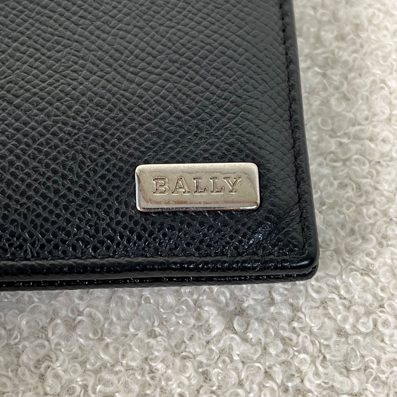 美品　BALLY 二つ折り財布　レザー　パスケース　ロゴプレート 美品 BALLY 二つ折り財布 レザー パスケース ロゴプレート