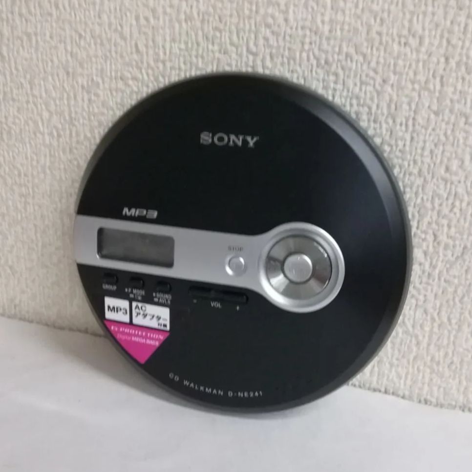 SONY MP3 CD WALKMAN D-NE241