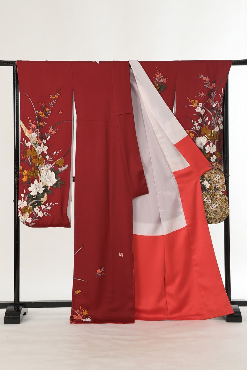 フォーマル衣装》販売 クラレナの 落款入り ワインレッド 花々 正絹 中  