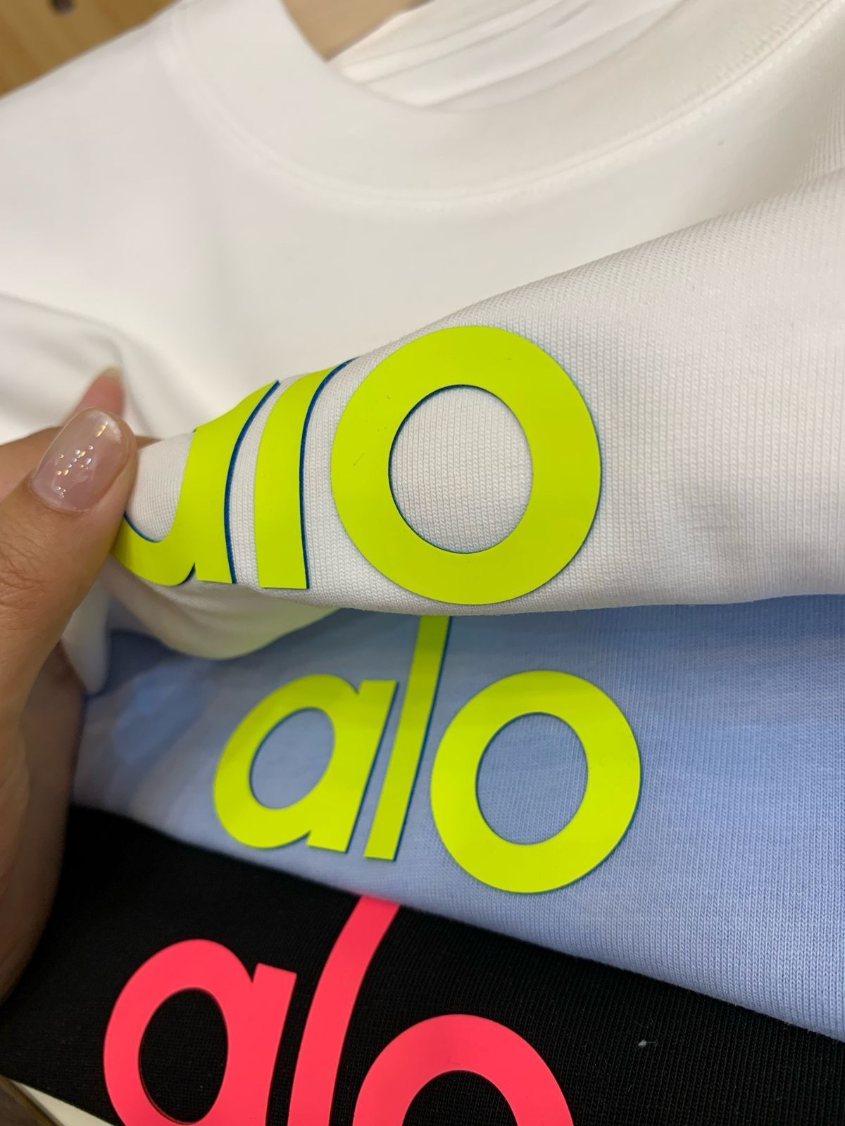 ALoドーパミン配色ロゴプリント半袖Tシャツ