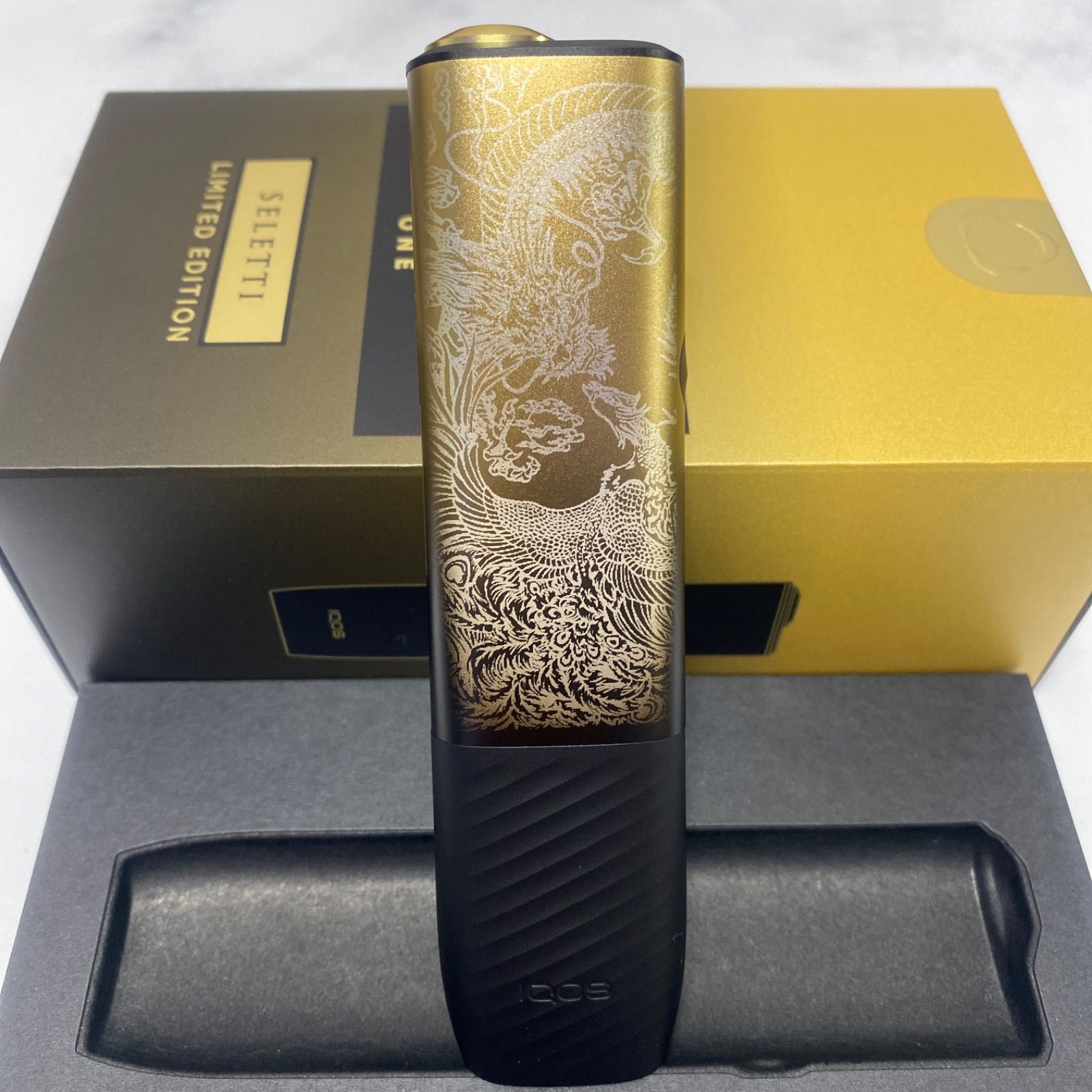 ゴールド ブラック