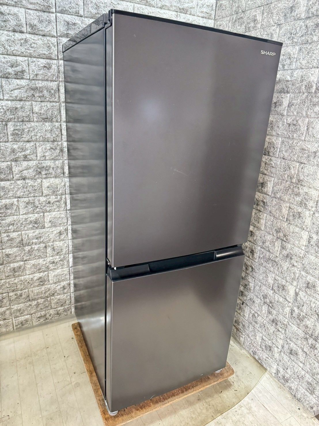 大阪送料無料★3か月保障付★冷蔵庫★2022年★SJ-D15H-H★IR-939 大阪送料無料☆3か月保障付☆冷蔵庫☆2022年☆SJ-