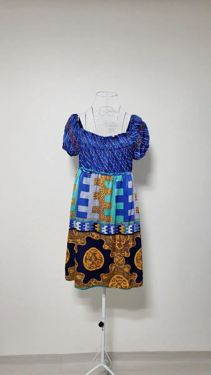 ストロベリークォーツのスフィア いちご 丸玉 パワーストーン 虹入