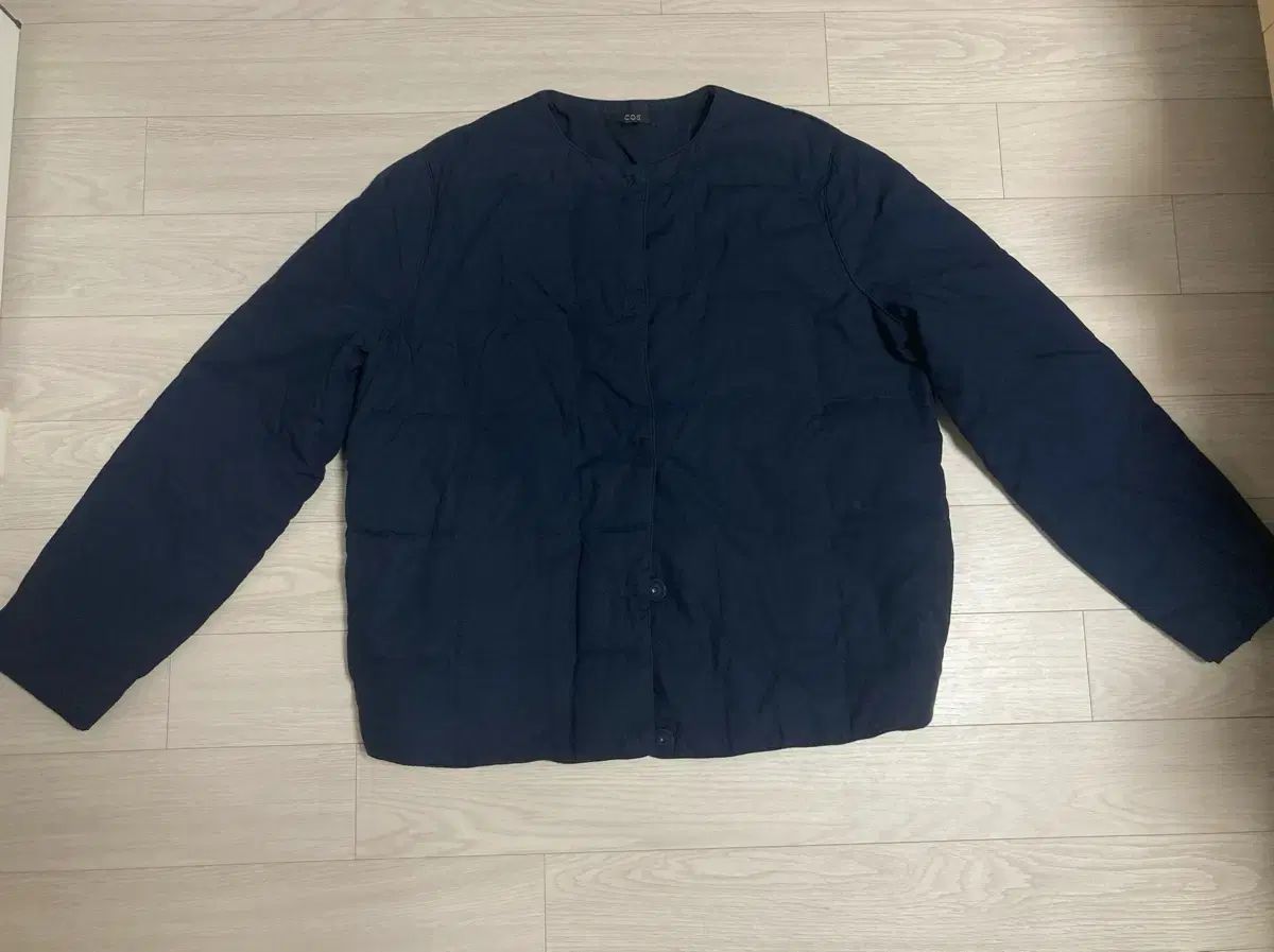 Cos ダウン 軽量