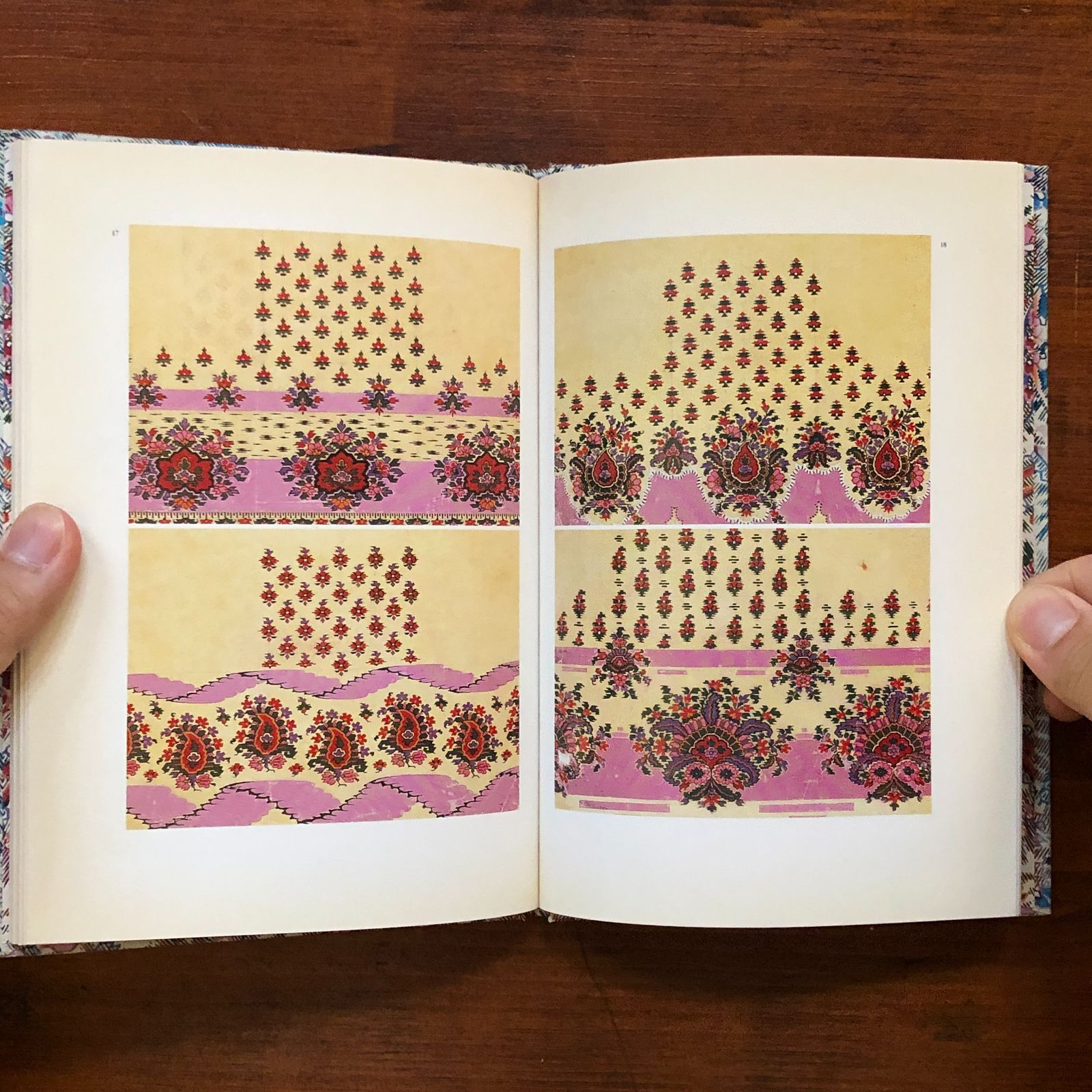 アート・デザイン・音楽 LACE FROM THE VICTORIA AND  MUSEUM てなグッズや THE FROM LACE VICTORIA アート・デザイン・音楽