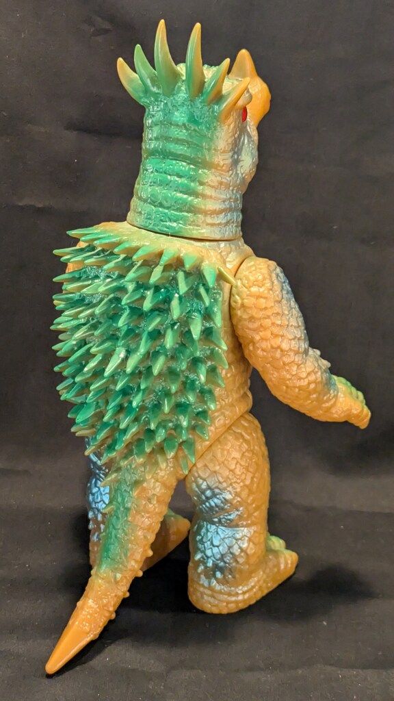 M 1号 世紀の大怪獣ブルマァクの怪獣シリーズ アンギラス 黄土色成型 緑青塗装
