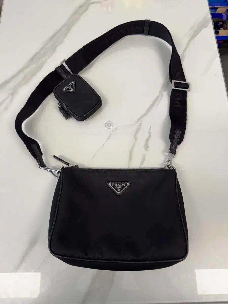 PRADA プラダ Re-Nylon サフィアーノ クロスバッグ