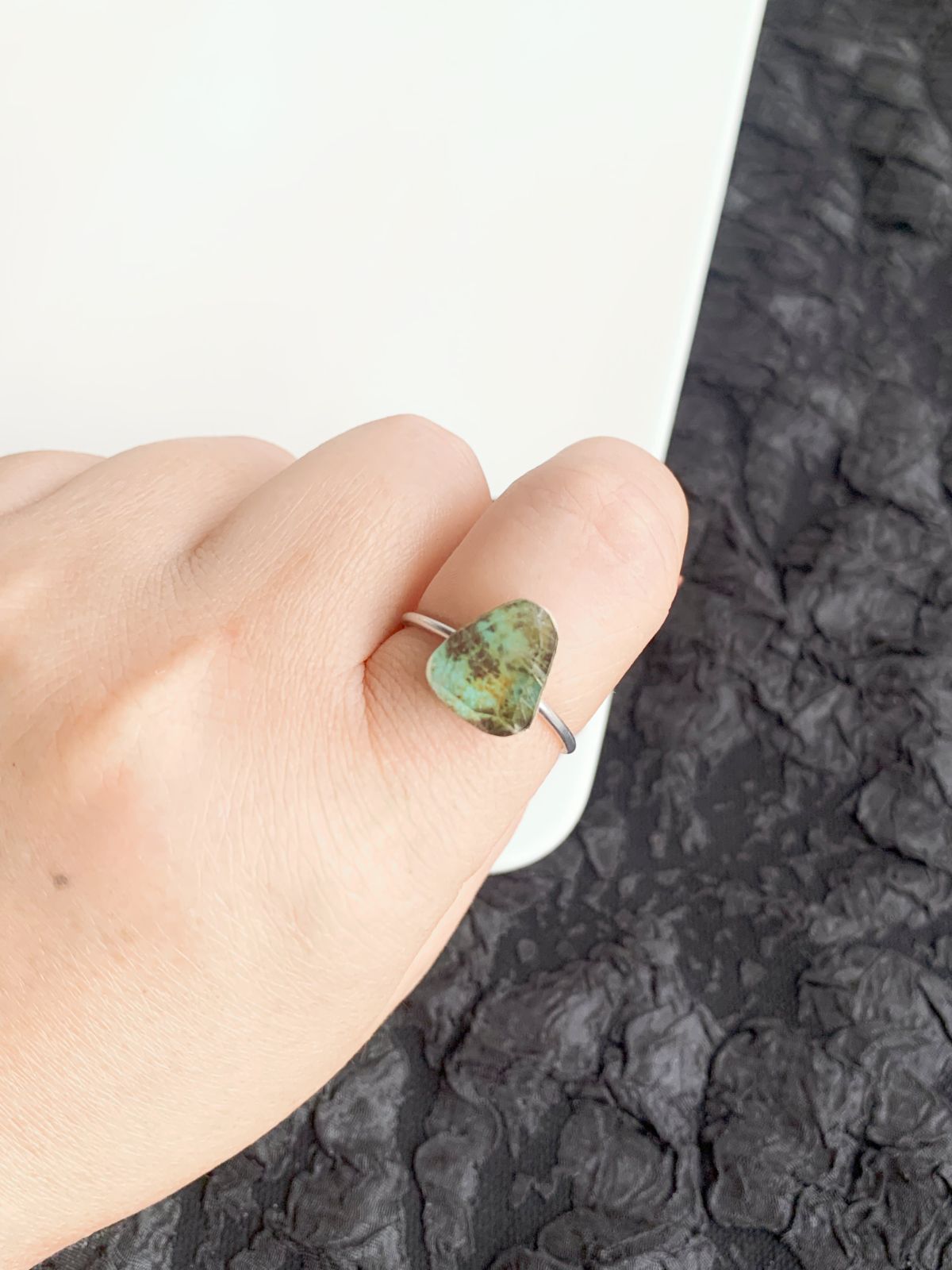 エメラルド×ルチルクォーツ ダブレットストーンリング SV925シルバー 12 エメラルド × ルチルクォーツ 変形5角形 ダブレット 立体 シルバー