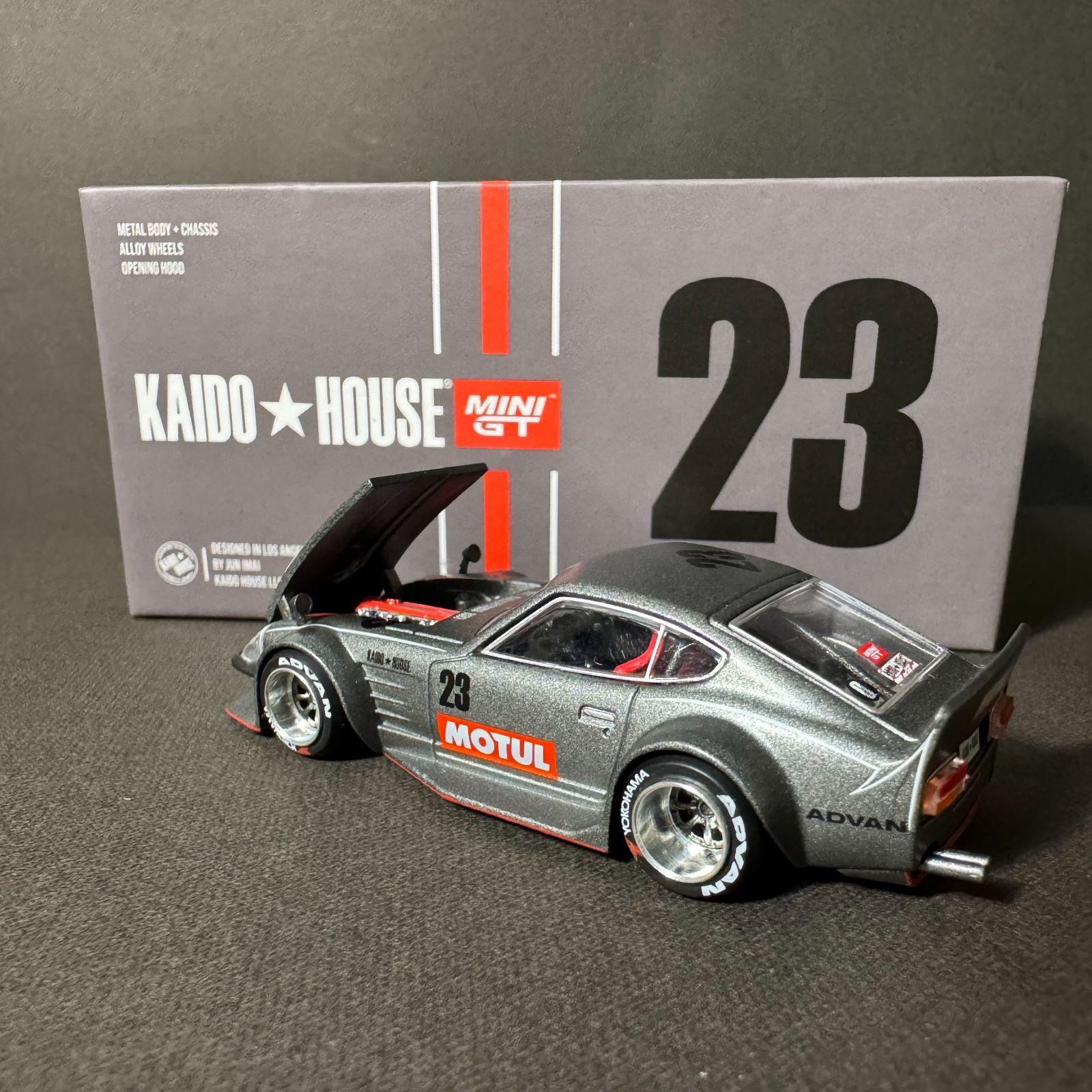 ミニGT KAIDO・HOUSE 街道ハウス 1/64 ダットサン フェアレディ