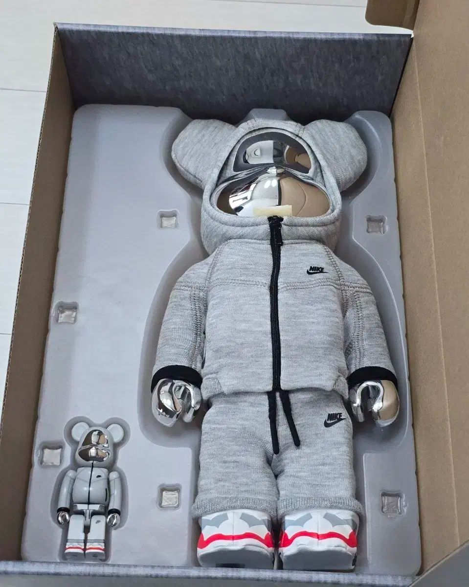 メディコムトイ BE RBRICK ベアブリック 400 - NIKE テック フリース