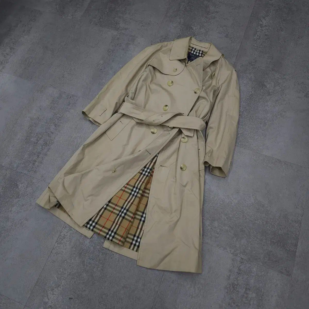 Burberrys トレンチコート ベルト付き バーバリー 袖口 ベルト コート BURBERRY(バーバリー ) ベルト付き トレンチ コート - メルカリ