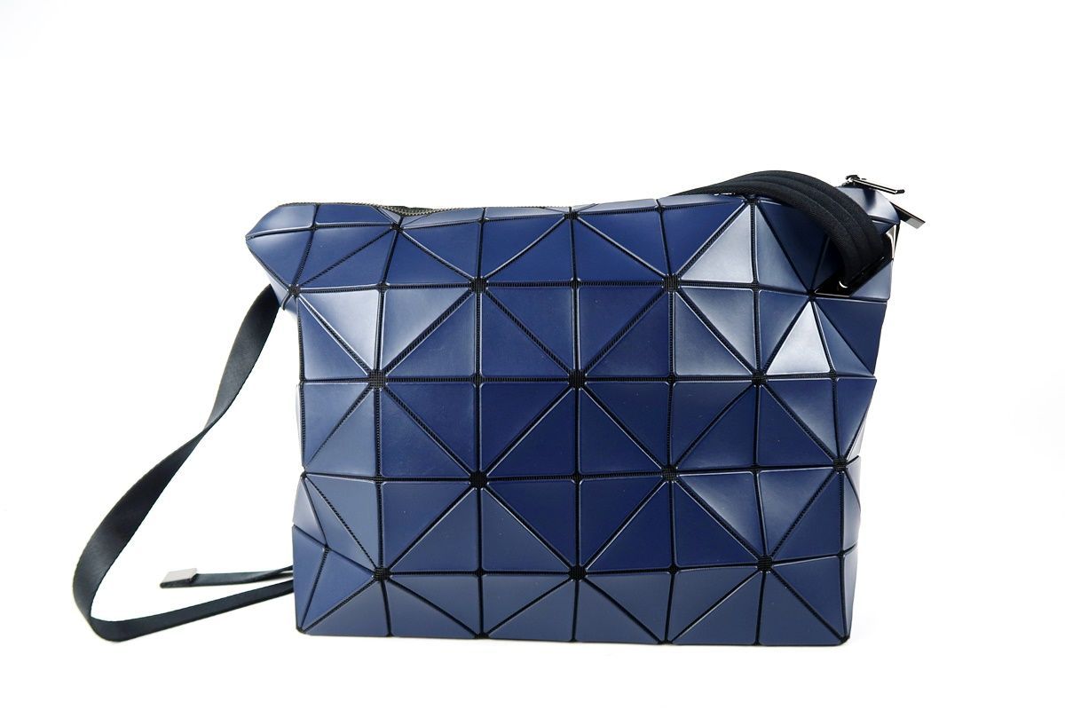 超美品】バオバオ BAOBAO イッセイミヤケ ISSEI MIYAKE ショルダー 