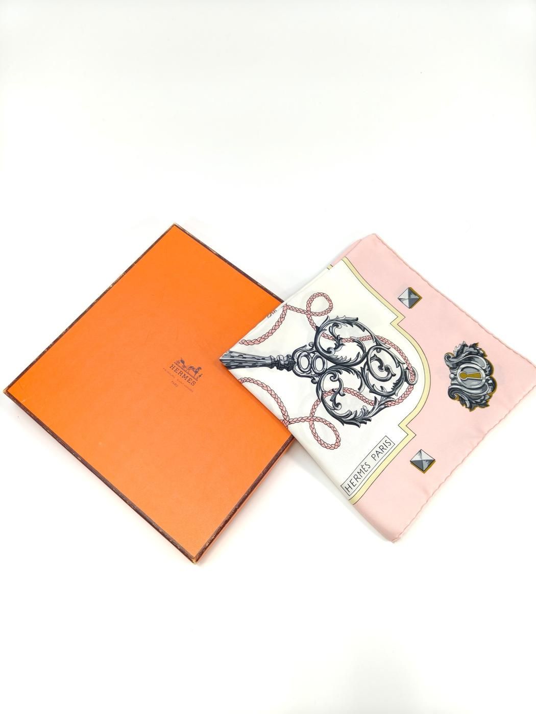 HERMES エルメス LES CLES THE KEYS RARE カレ90 スカーフ シルク ピンク 管理番号 10239