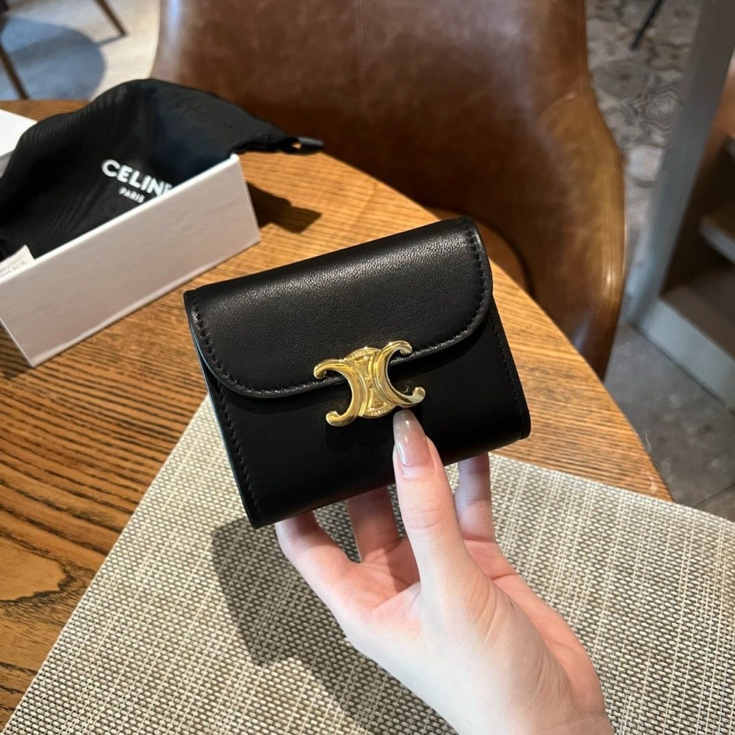 新品未使用 セリーヌ celine 財布 三つ折り トリオンフ ブラック  