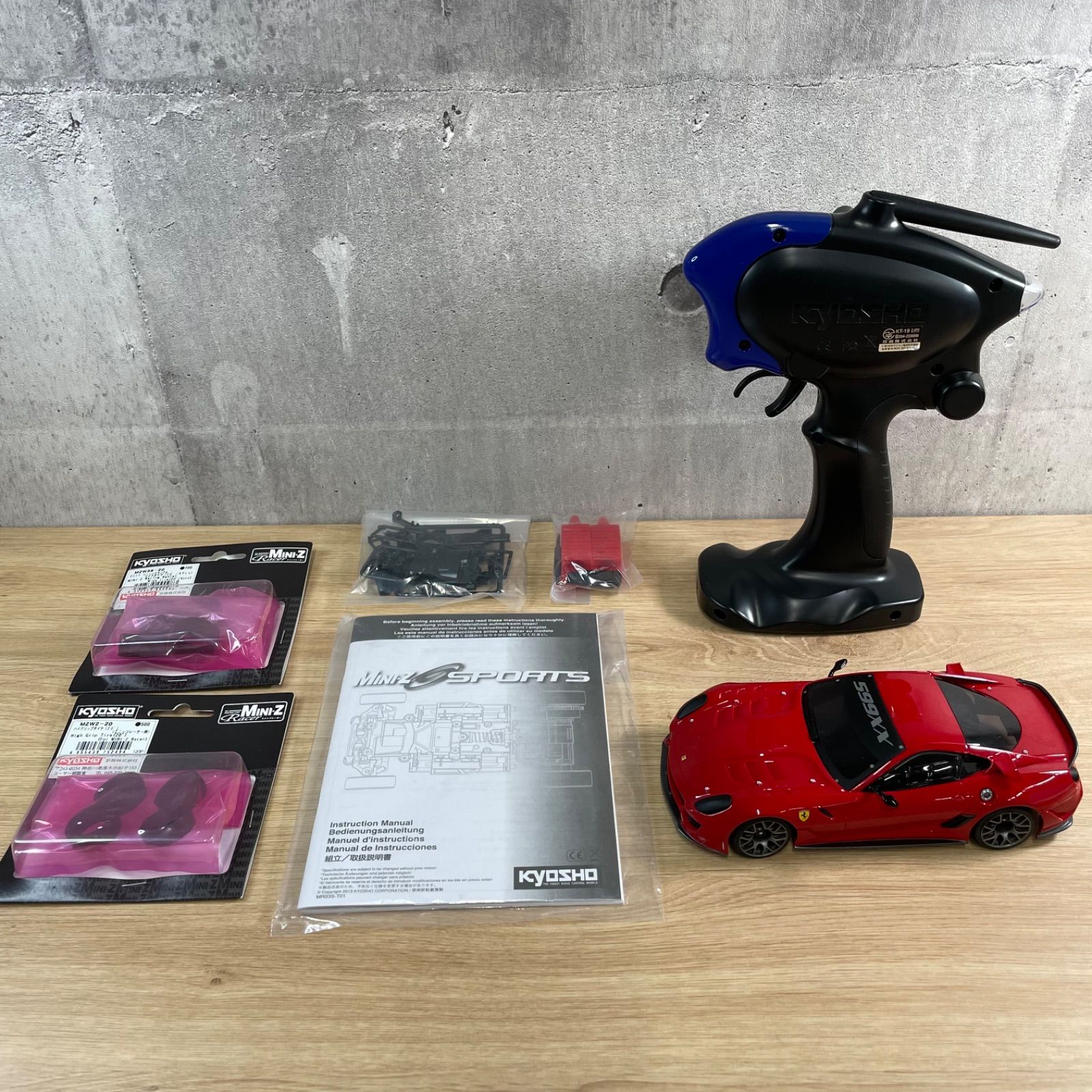 京商 ミニッツ フェラーリ 599XX No.55 新品 未走行品 Yahoo!オークション -「ミニッツ フェラーリ599」の落札相場