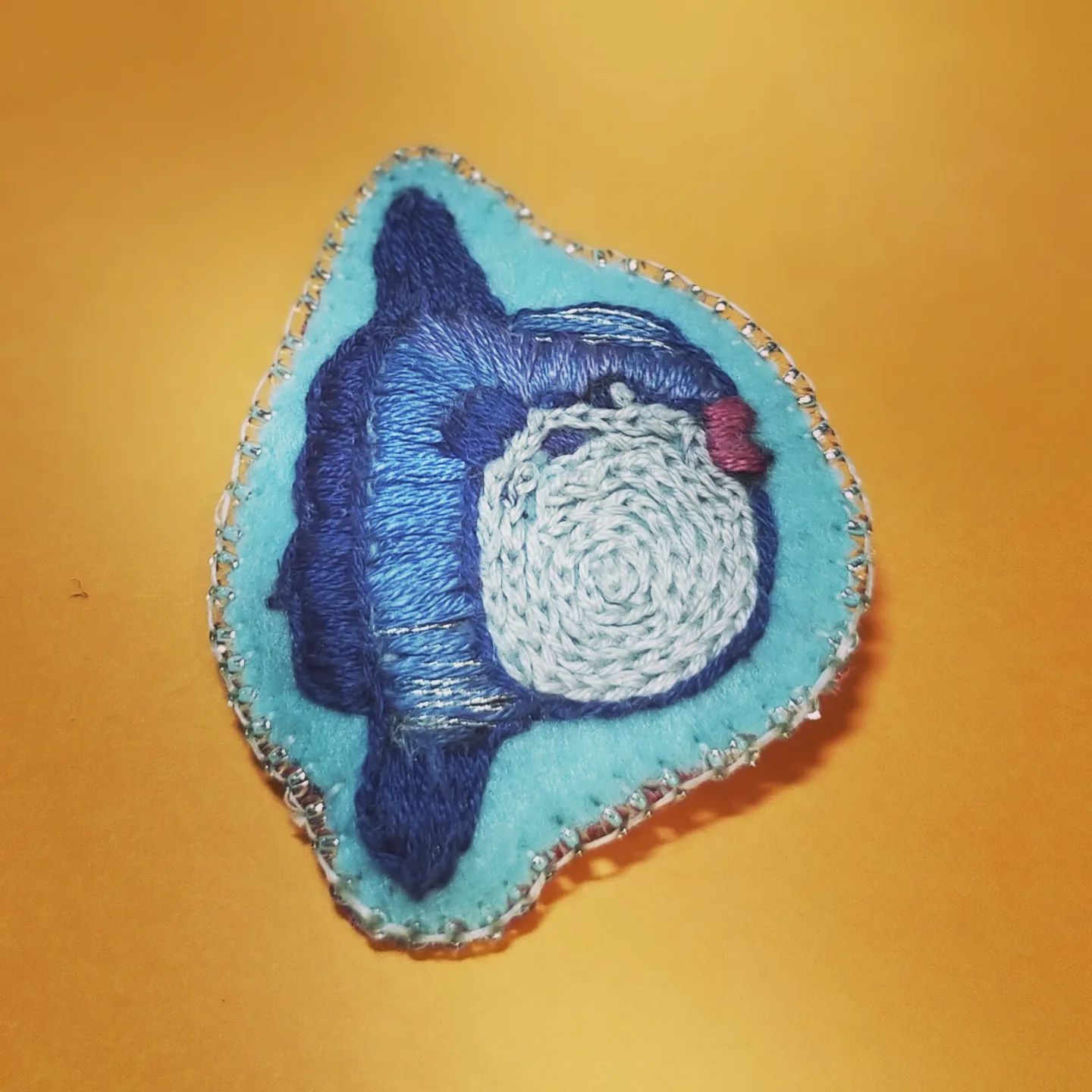 14.手刺繍♬【fish】マンボウ オリジナルブローチ - メルカリ