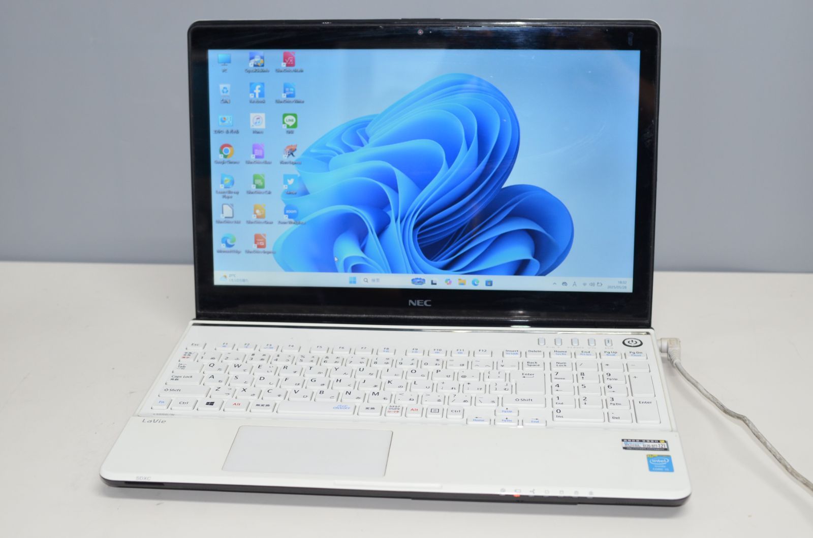 中古ノートパソコン NEC LS550/N Windows11+office 爆速SSD256GB 高