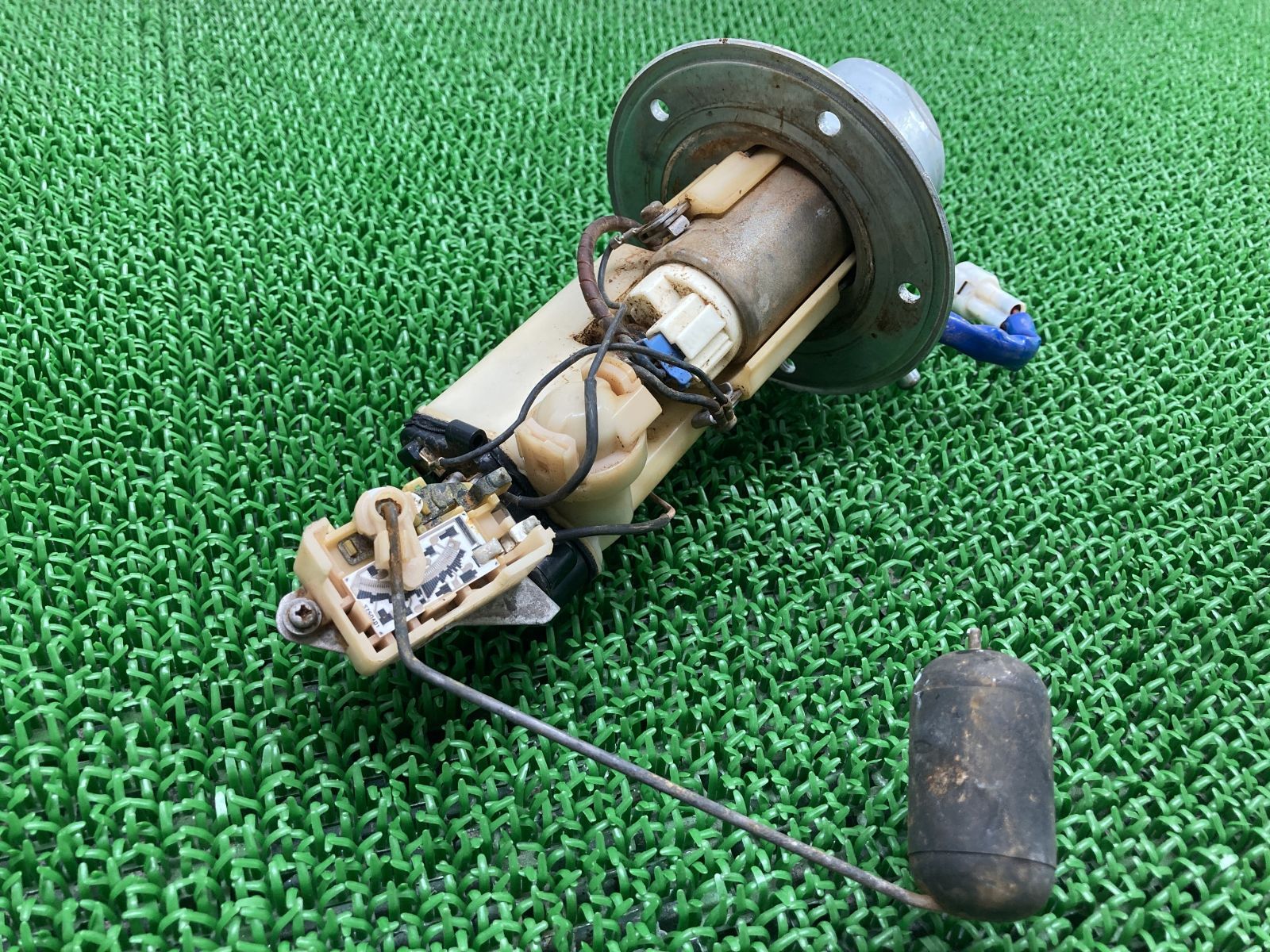 GSR400 フューエルポンプ 15100-44G00 スズキ 純正 中古 バイク 部品