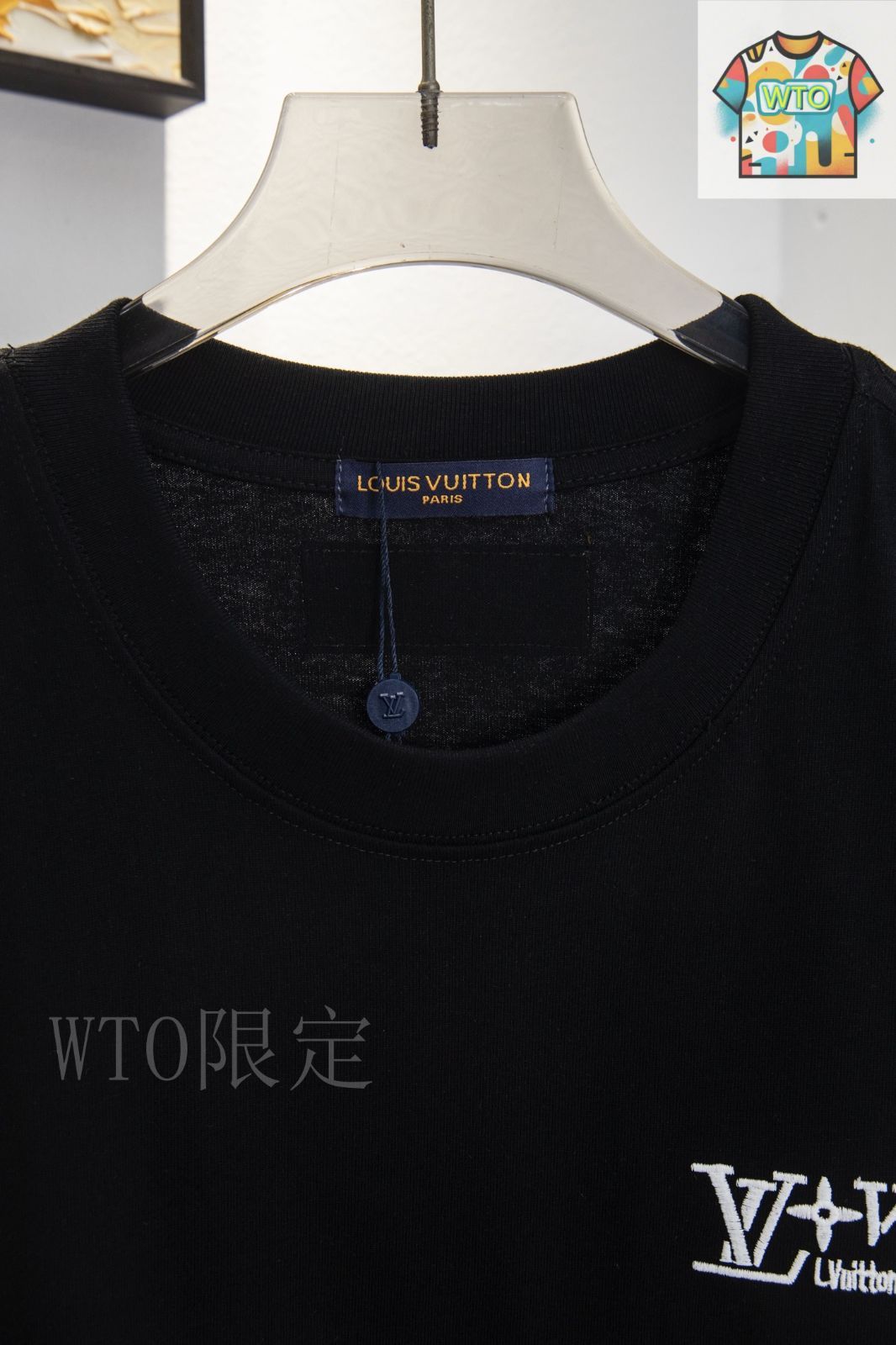 LouisVuitton★Tシャツ❣️新品未使用❣️ 今日特価】Louis Vuitton 2025 最新款ロゴプリント丸首ショート
