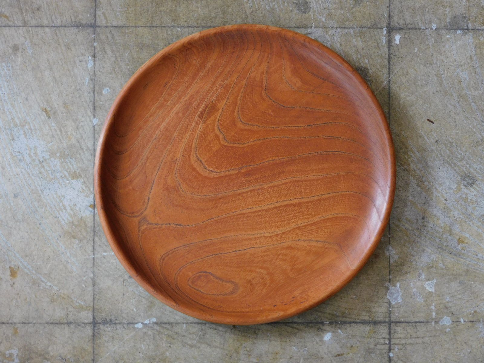無垢欅材　くり抜き　黒漆塗　脚付丸盆　菓子器　天然木　けやき　茶道具　煎茶道具 無垢欅材 くり抜き 黒漆塗 脚付丸盆 菓子器 天然木 けやき