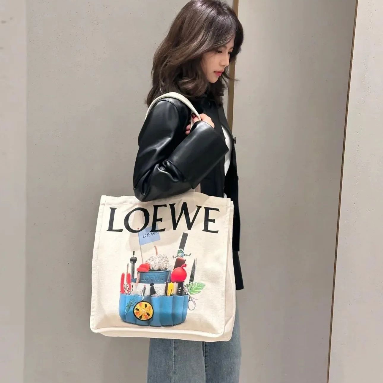 希少新品】 LOEWE TOTE ショルダーバッグ トートバッグ 男女兼用 白  