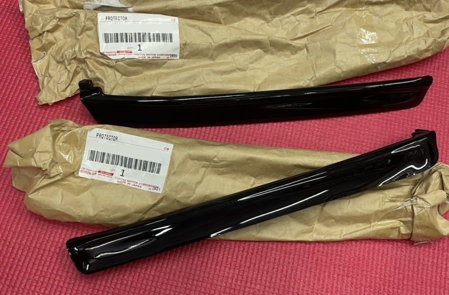 MR-2　MR2　AW11　純正　ヘッドライトカバー　シュラウドトリム　左右 新品AW11 MR2用 トヨタ純正 リトラクタブル プロテクター 左右セット