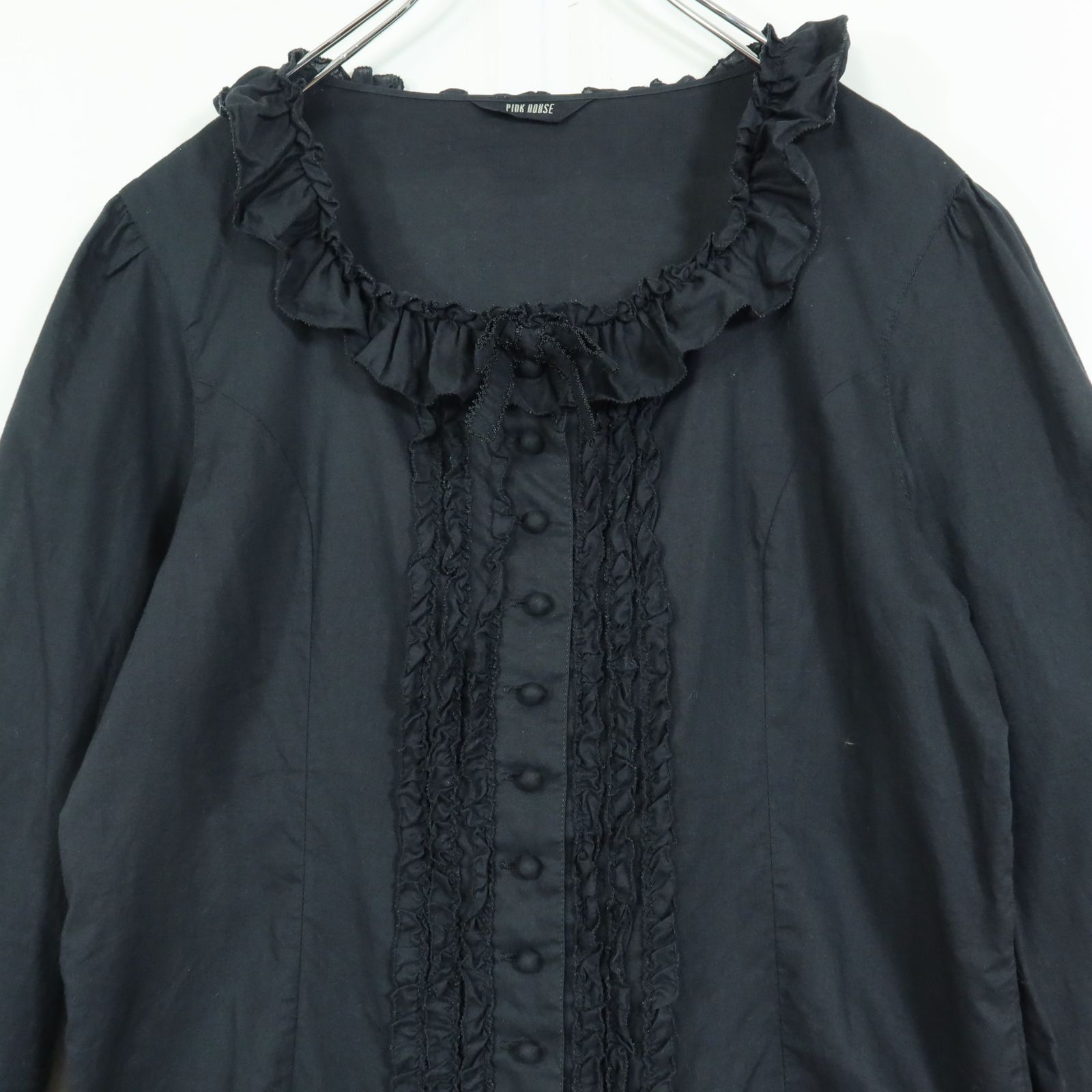 【美品】ピンクハウス フリルリボン長袖ブラウス 黒 美品】ピンクハウス☆フリル&リボン♪ローンブラウス 長袖 黒系 前開き