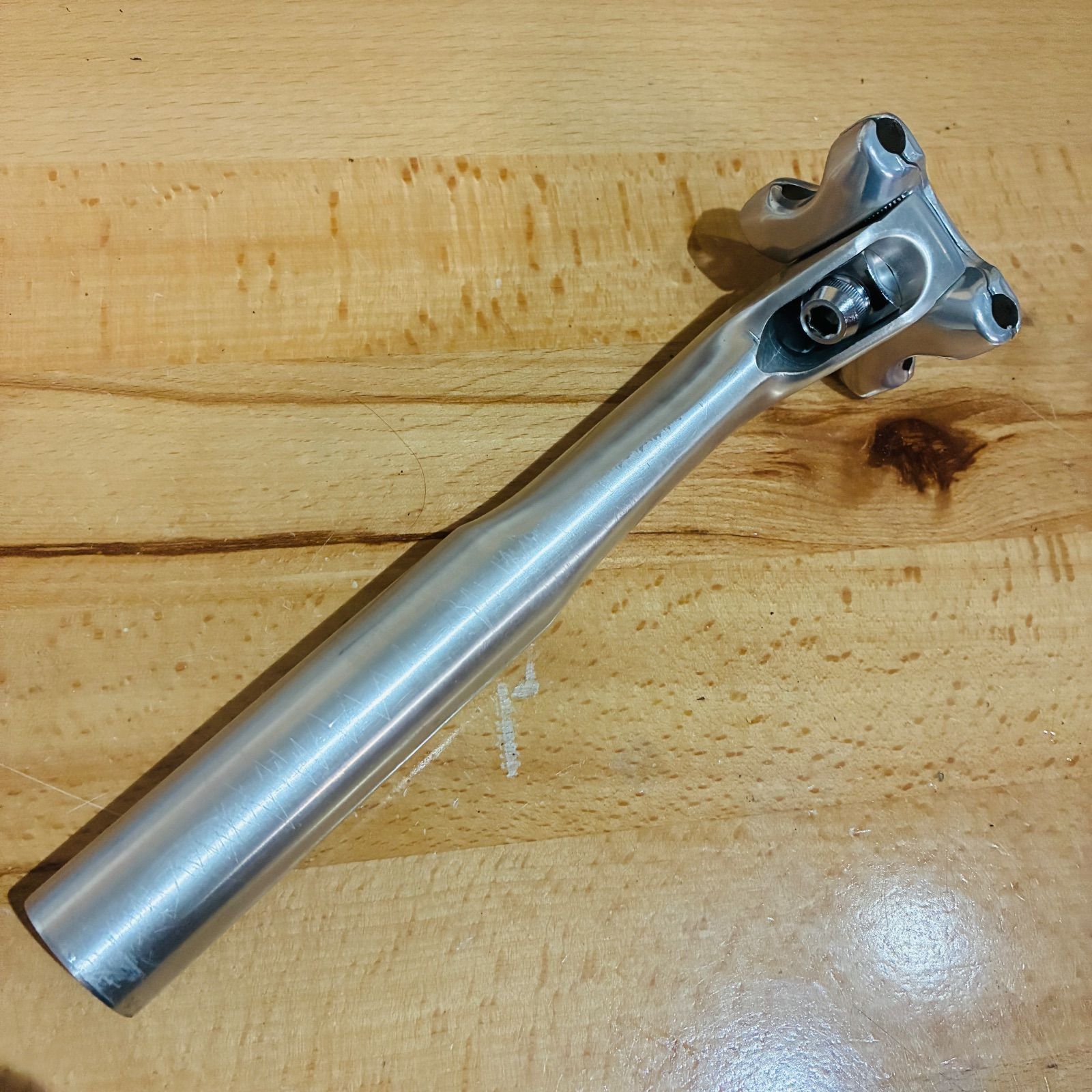 希少】 DURA-ACE エアロ シートポスト φ27.0 200㎜ SP-7400 B