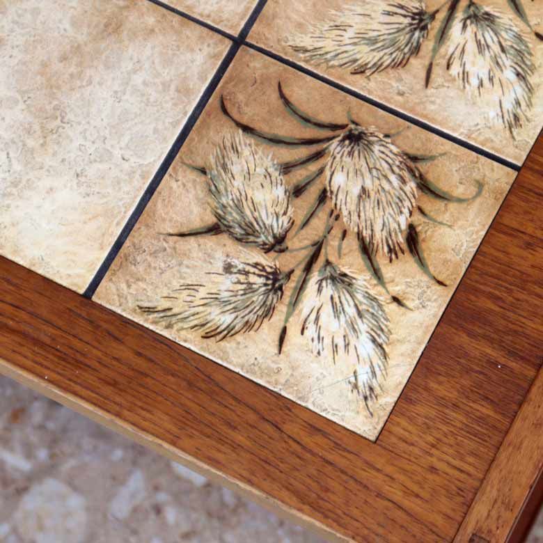 ネストテーブル