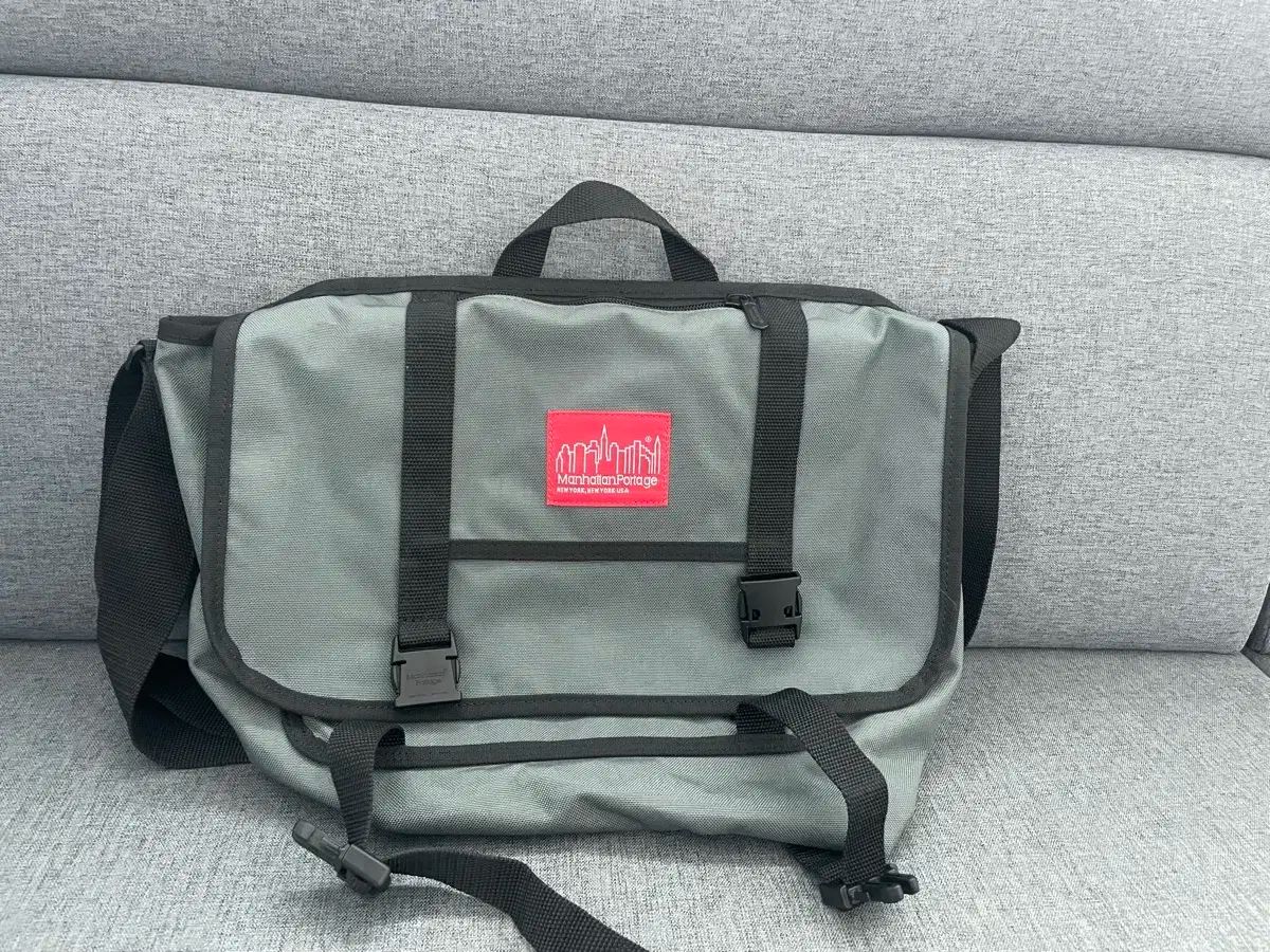 メッセンジャーバッグ_マンハッタンポーテージ_