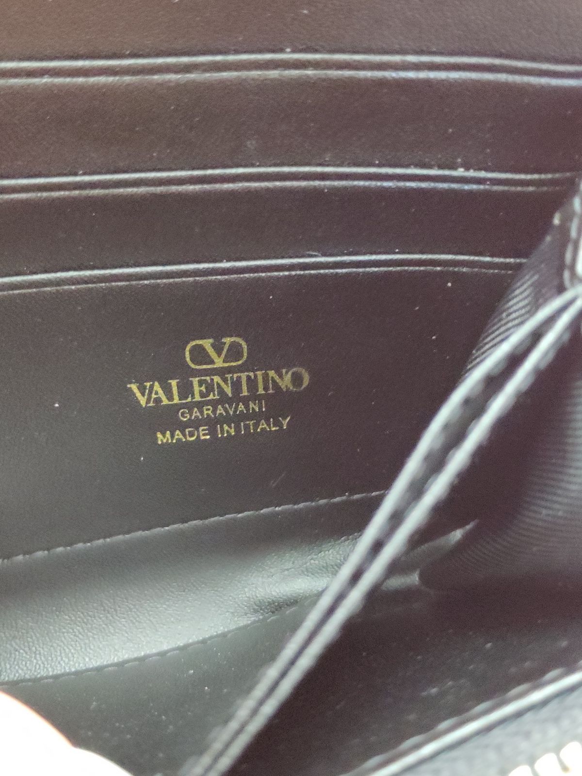 オススメ🌸VALENTINO・ヴァレンティノ　財布　ブラック  ロックスタッズ 長財布　◆レディース◆　人気美品