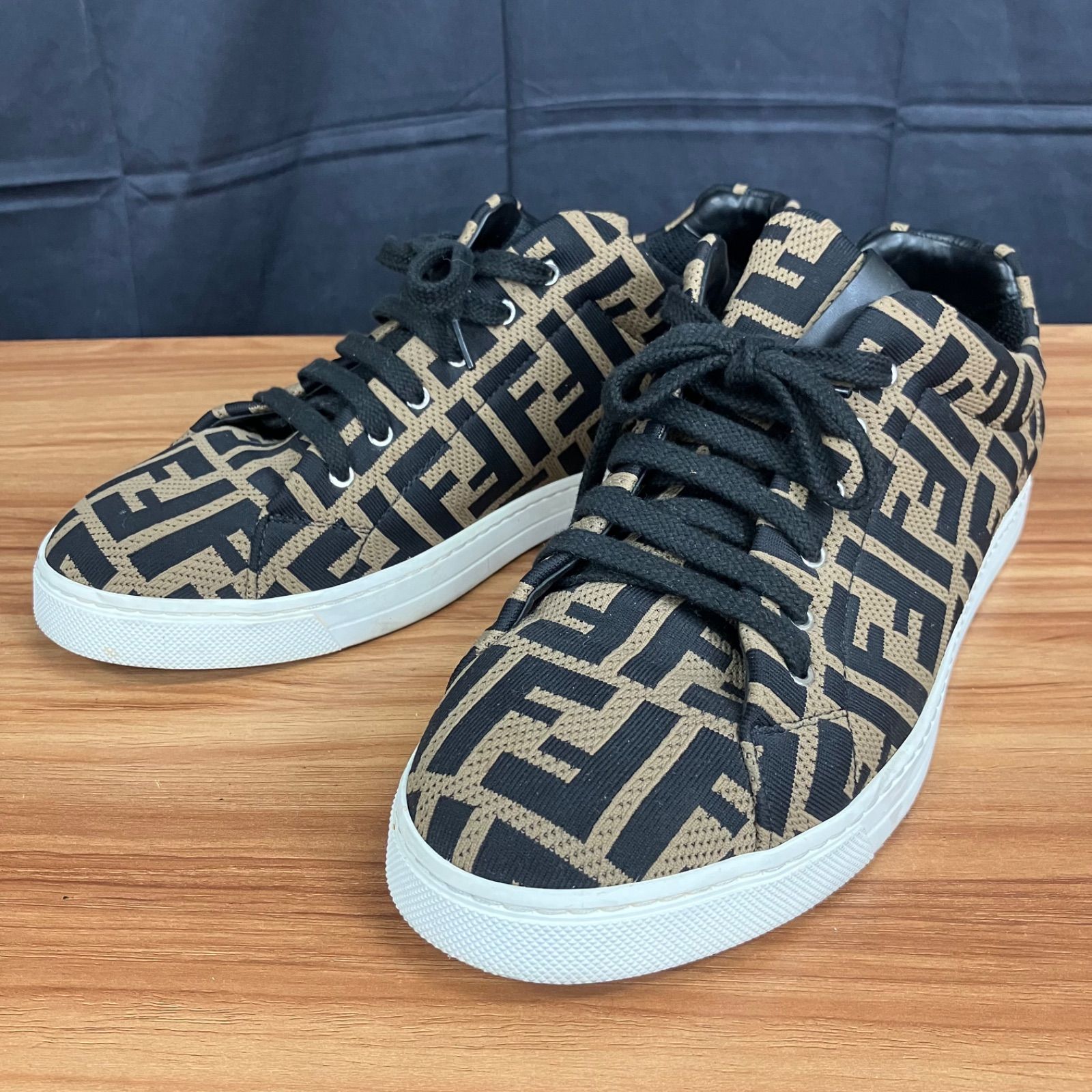 ♯【値下げ交渉可能】FENDI フェンディ ズッカ スニーカー 7E