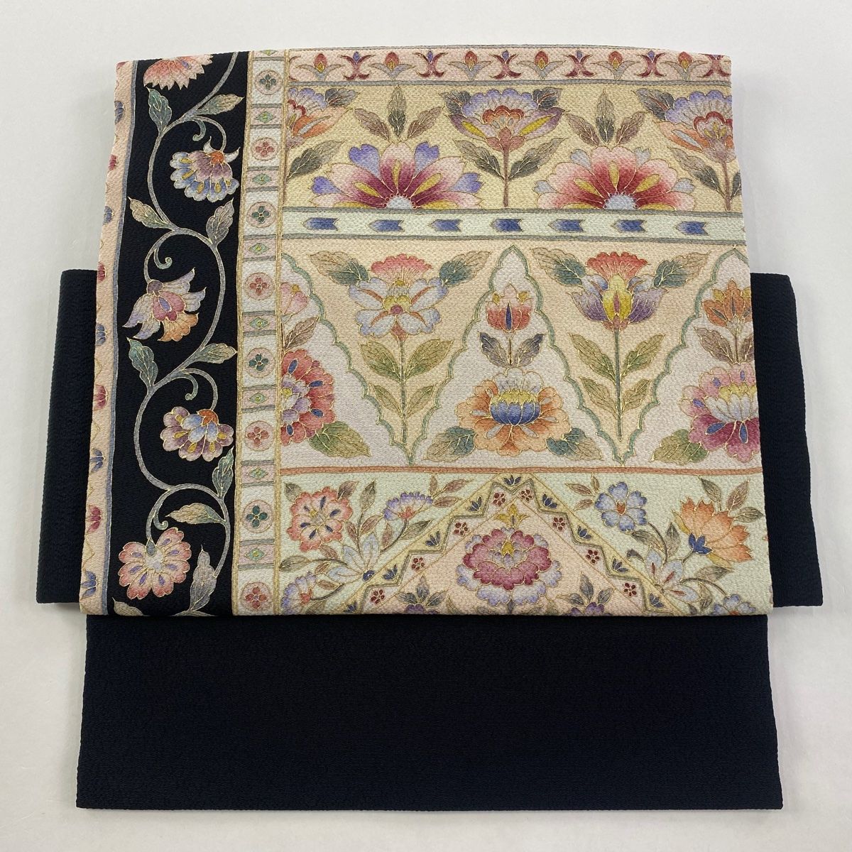 付け帯 秀品 作り帯 草花 花唐草 金彩 縮緬 黒 正絹