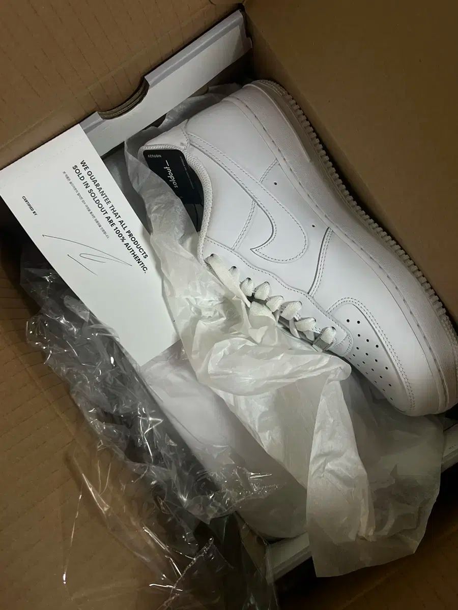 【雷市場（ポンジャン）商品韓国直送】NIKE(ナイキ) エアフォース ロー 白 270