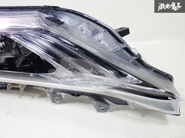 ZSU60W　トヨタ　ハリアー　ヘッドライト ハリアー 60 左ヘッドライト 32-1116☆後期 LED ZSU60W ハリアー CVT/I☆左