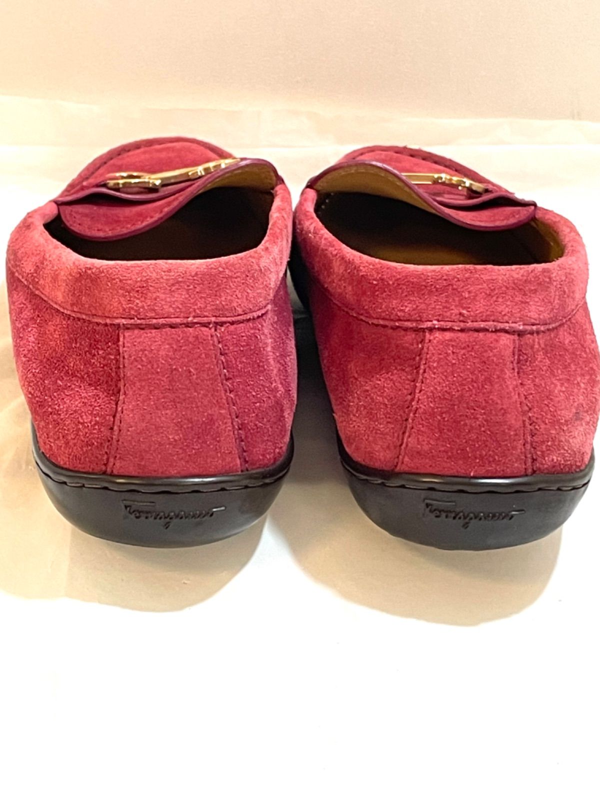Ferragamo レディース ローファー レッドスエード シューズ ガンチーニ