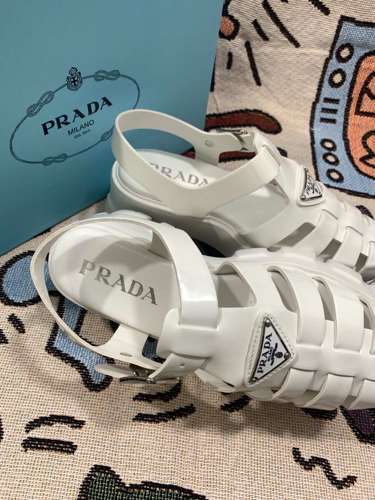 オススメ！PRADA プラダ　サンダル　大人気 スポーツサンダル フィッシャーマン グルカサンダル　実用性♬✨ 実物【新品未使用】