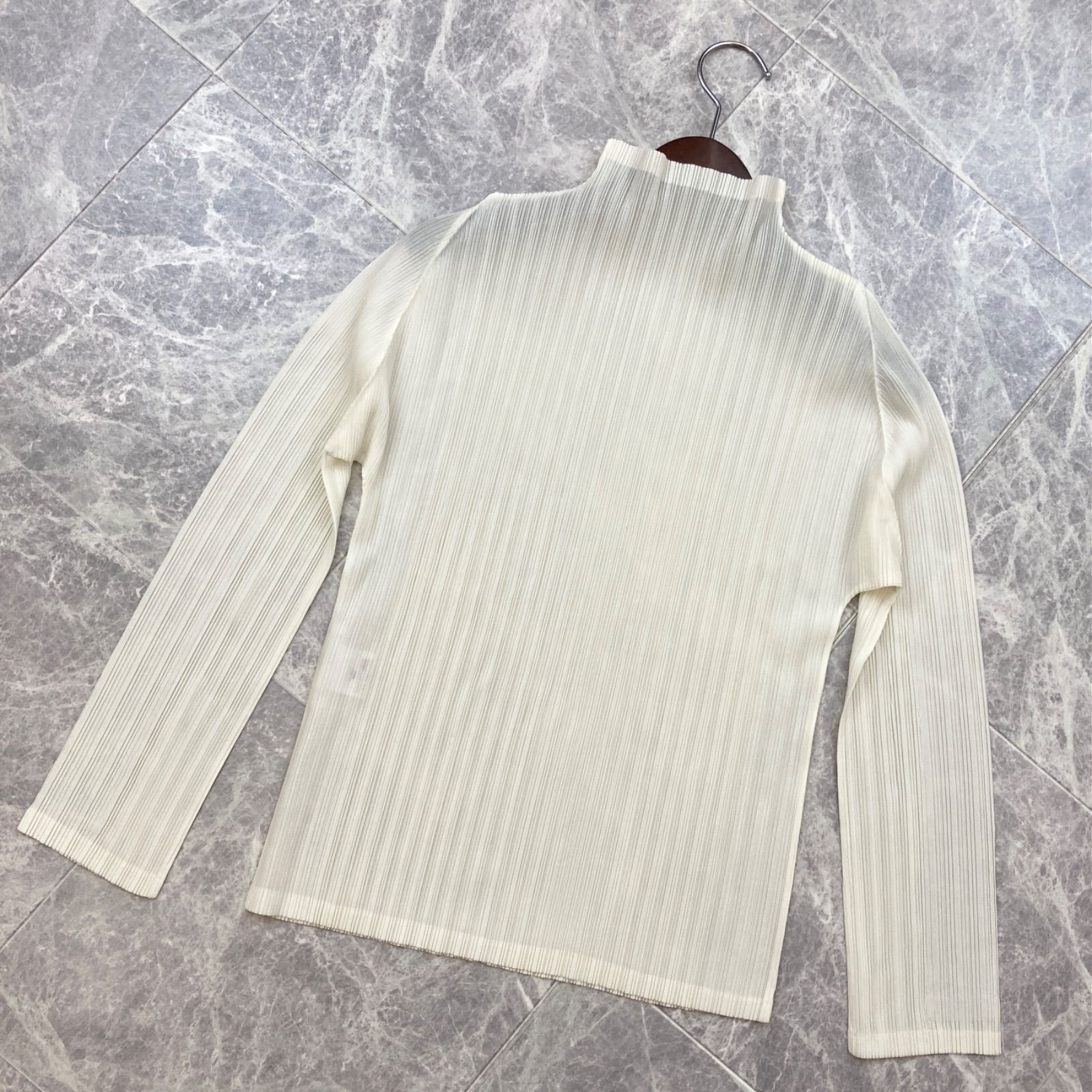 美品　PLEATS PLEASE ハイネック　プリーツ　トップス　アイボリー　3 ✨美品✨ PLEATS PLEASE プリーツプリーズ 長袖 ハイネック