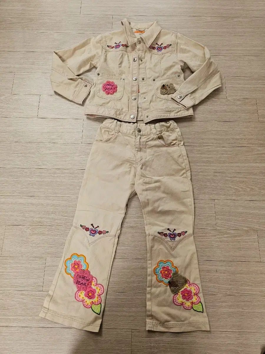 日本 CASTELBAJAC カステルバジャック 花 刺繍 上下セット 120