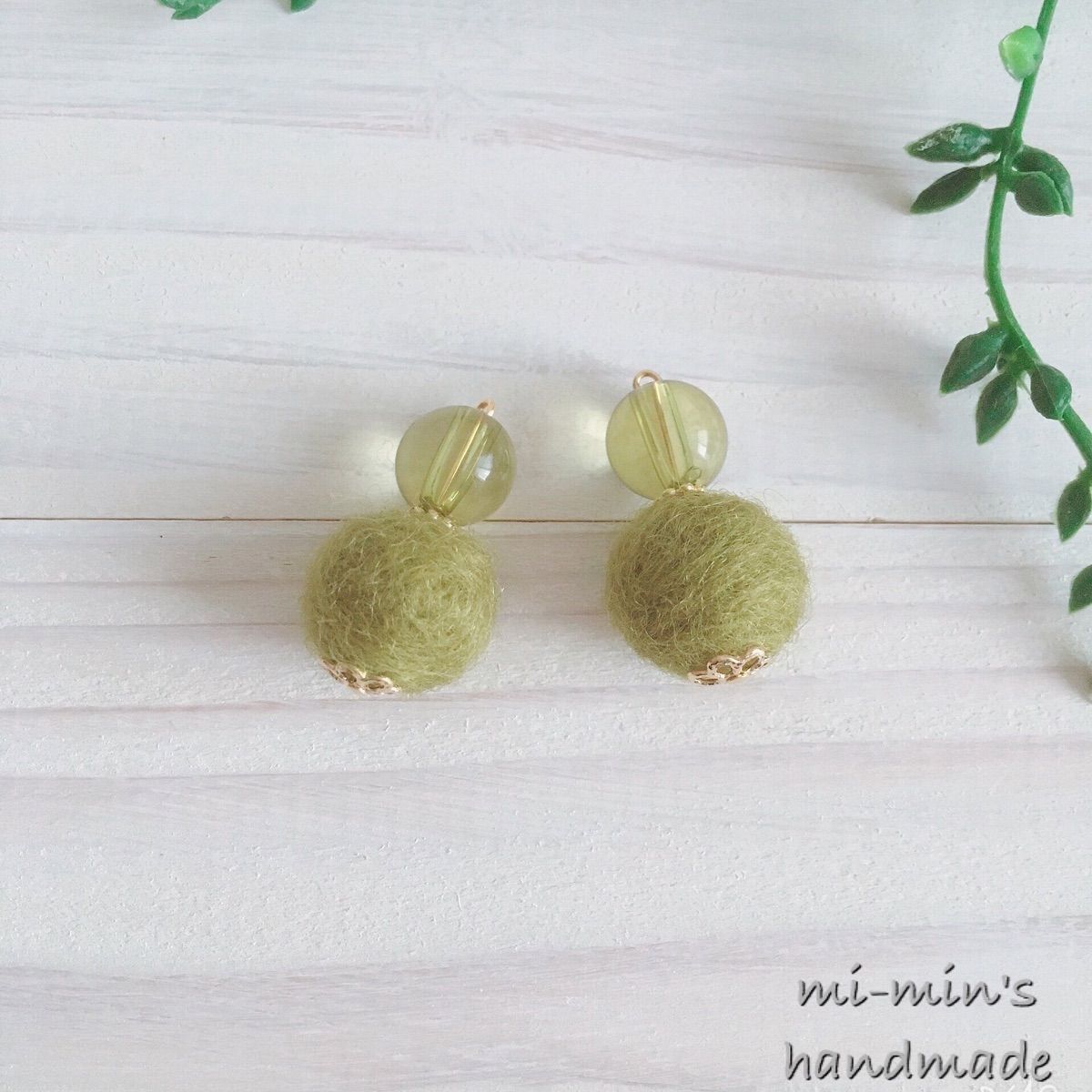 ２＊コロン♪と可愛い♡フェルトボール ピアス/イヤリング☆選べるフック メルカリShops