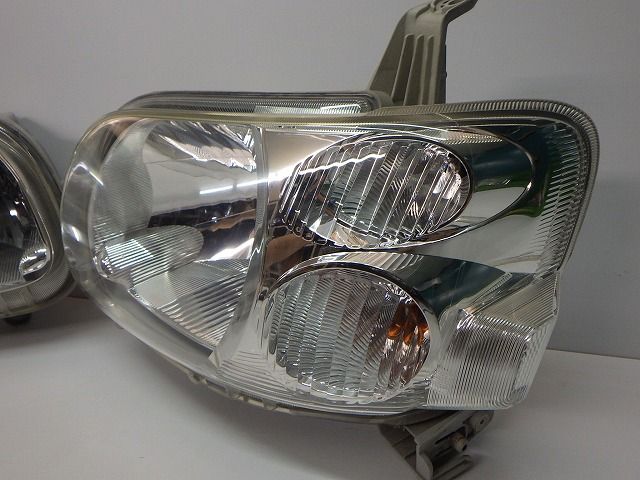 ダイハツ　L375S/L385S　タント　ヘッドライト　左右　ハロゲン タント/TANTO L375S/L385S 純正 前期 右ヘッドライト/ランプ