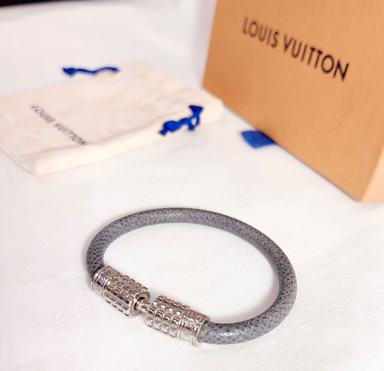 ルイヴィトン タイガ ブラスレ ディジット M6629 グレー ブレスレット