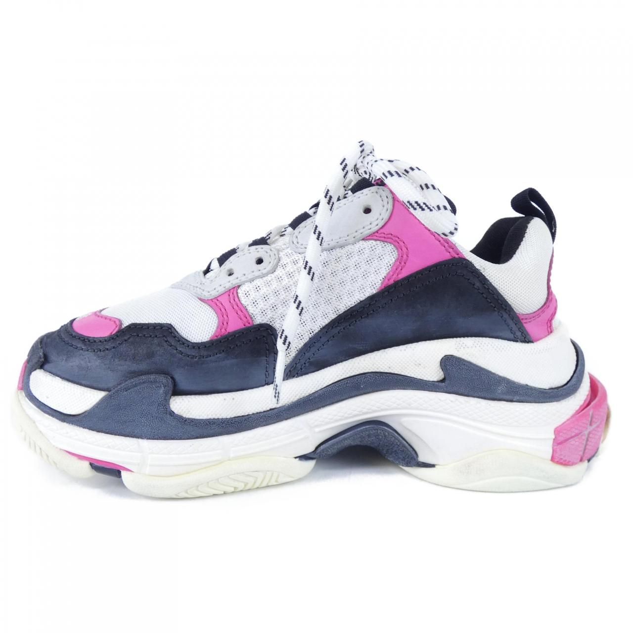 BALENCIAGA