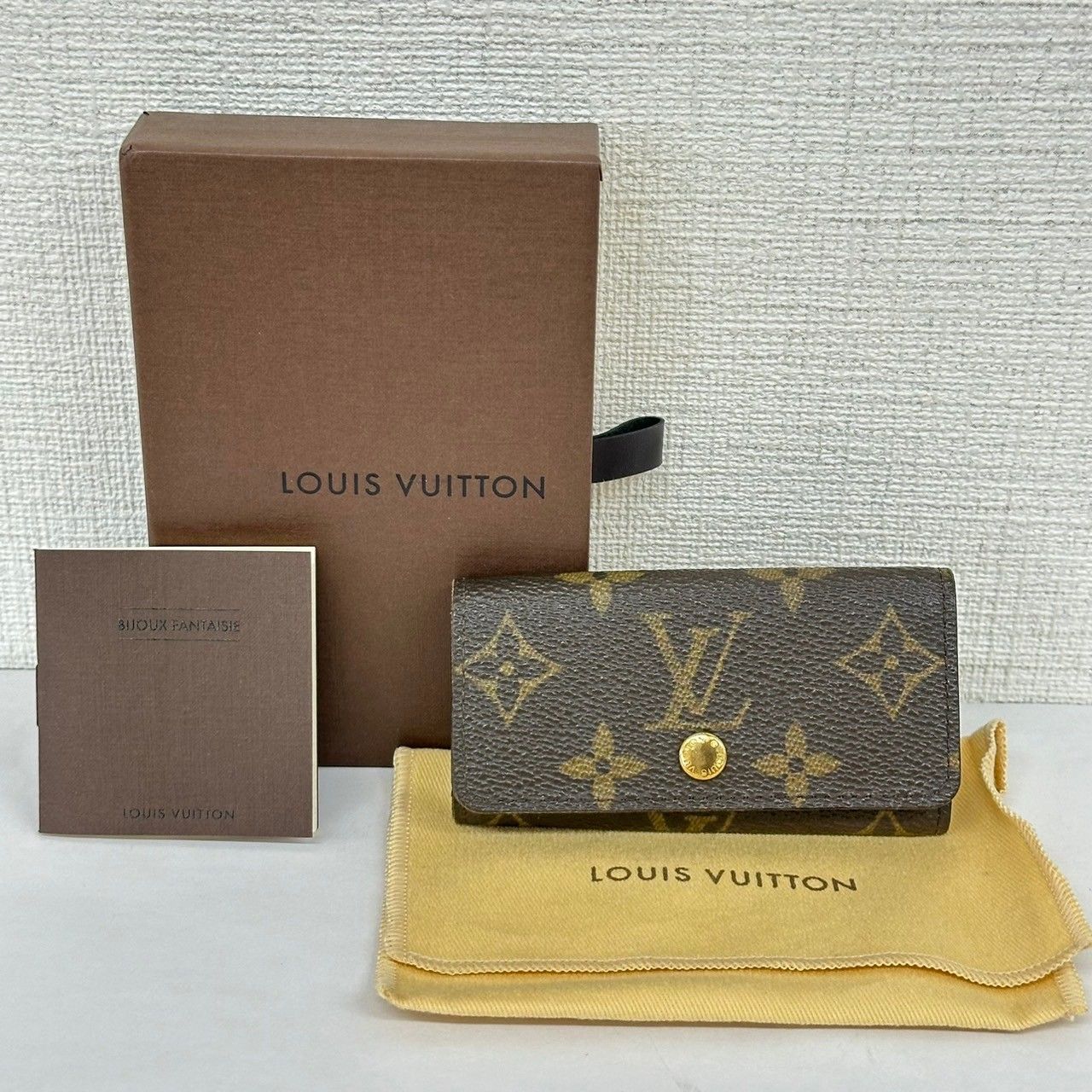 LOUIS VUITON ルイヴィトン　モノグラム　ミュルティクレ4